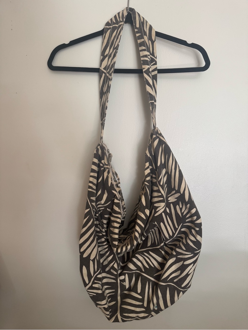 Old Navy Beige & Brown Leaf-Print Shoulder Bag